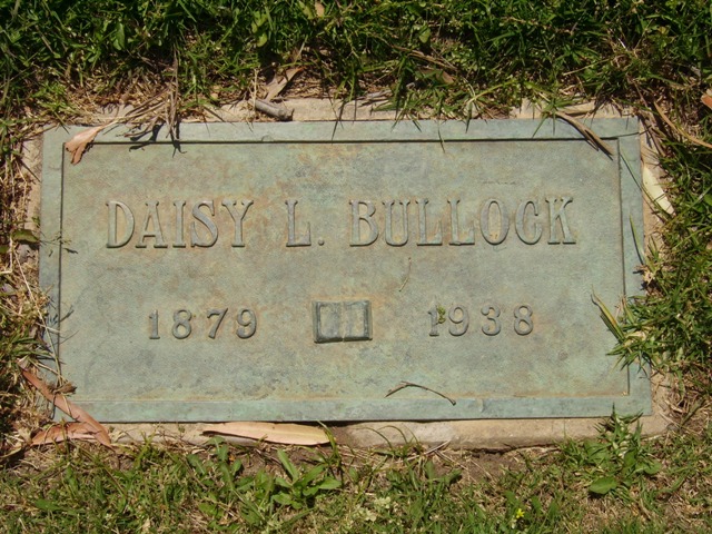 Daisy Lambert Bullock gravestone, Class of 1897