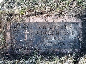 Delores Hoover Trask gravestone, Class of 1952