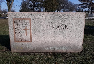 Delores Hoover Trask gravestone, Class of 1952