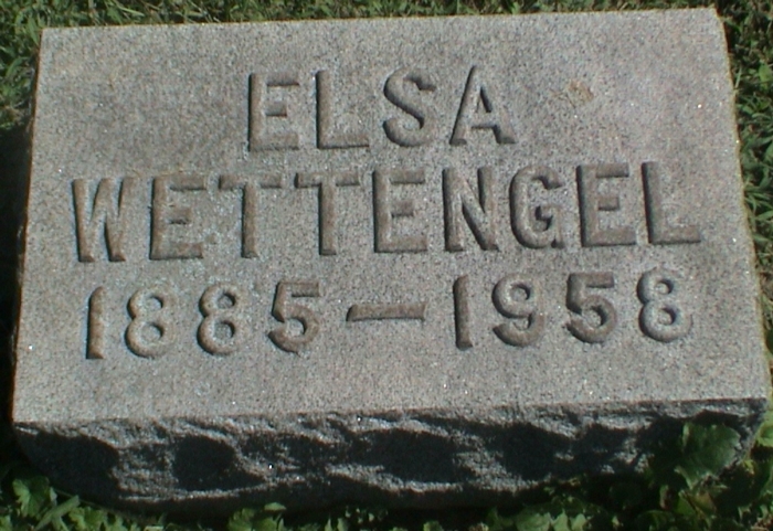 Elsa Wettengel gravestone, Class of 1905
