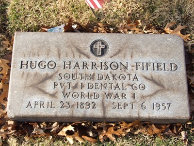 Hugo Fifield gravestone, Class of 1911