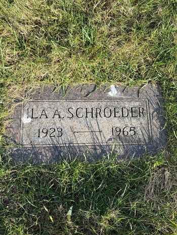 Ila Kjoss Schroeder gravestone, Class of 1941