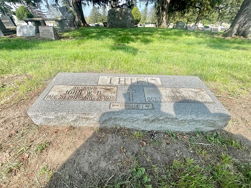 John Thiel gravestone, Class of 1935