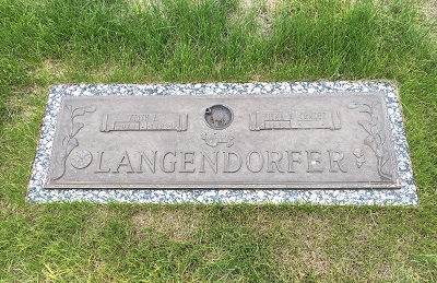 Keith Langendorfer gravestone, Class of 1947