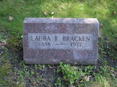 Laura Reissig Bracken gravestone, Class of 1906