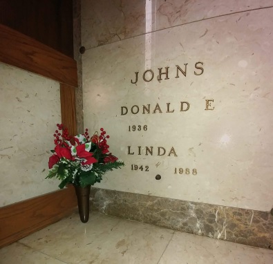 Linda Mills Johns gravestone, Class of 1960