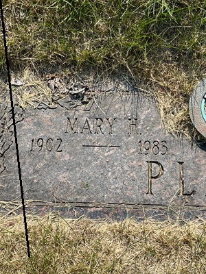 Mary Maybaum Platts gravestone, Class of 1920