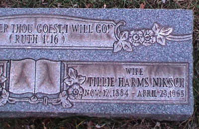 Matilda (Mathilda) "Tillie" Harms Niksch gravestone, Class of 1911