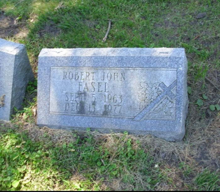 Robert Fasel gravestone, Class of 1982
