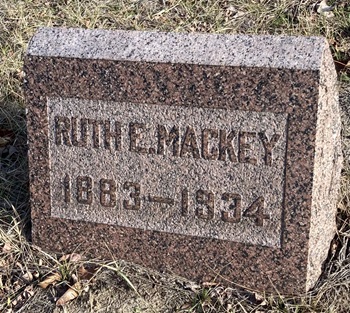 Ruth Bullock Mackey gravestone, Class of 1902