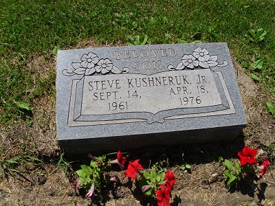 Steve Kushneruk gravestone, Class of 1980