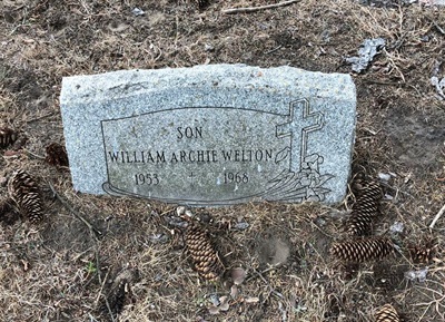 William WElton gravestone, Class of 1971