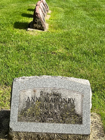 Ann Mahoney Hurst gravestone, Class of 1942