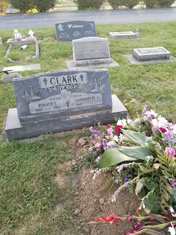Antoinette Zrabkowski Clark gravestone, Class of 1958