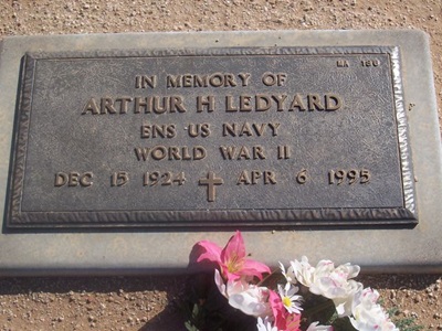 Arthur Ledyard gravestone, Class of 1943