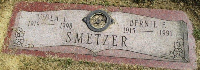 Bernie Smetzer gravestone (Teacher)