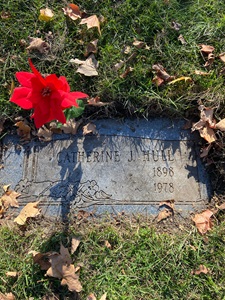 Catherine "Jennie" Chester Hull gravstone, Class of 1916