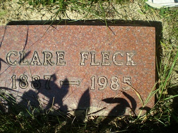 Clare (Clare) Fleck gravestone, Class of 1905