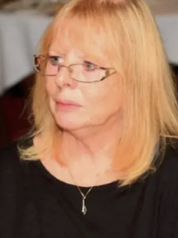 Debra Collins Gagna obit pic, Class of 1969