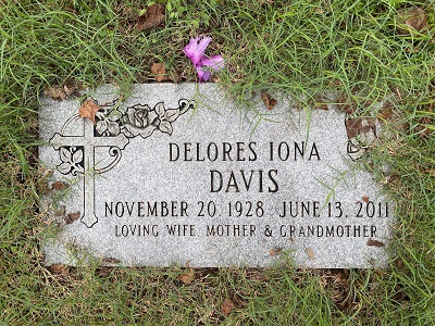Delores Owens Davis gravestone, Class of 1946