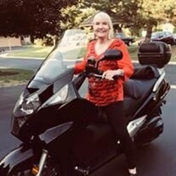 Donna Kuechenberg Gill obit pic, Class of 1960