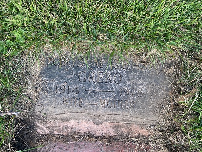 Doris Greko Grasa gravestone, Class of 1933