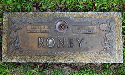 Dorothy Arnold Roney gravestone, Class of 1943