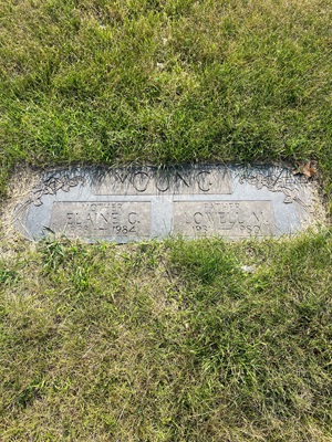 Elaine Kline Young gravestone, Class of 1952