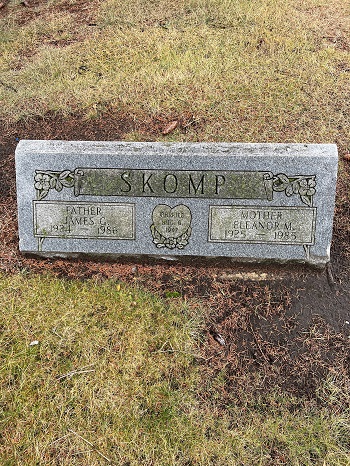 Eleanor Smythe Skomp gravestone, Class of 1943