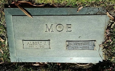 ElizabethDavisMoe gravestone, Class of 1931