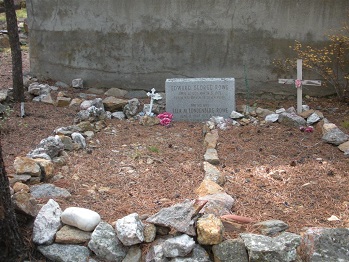 Ella Londenberg Rowe gravestone, Class of 1912