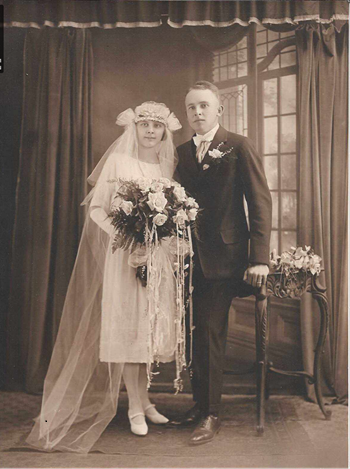 Elnora Carlson Papke wedding picture, Class of 1915