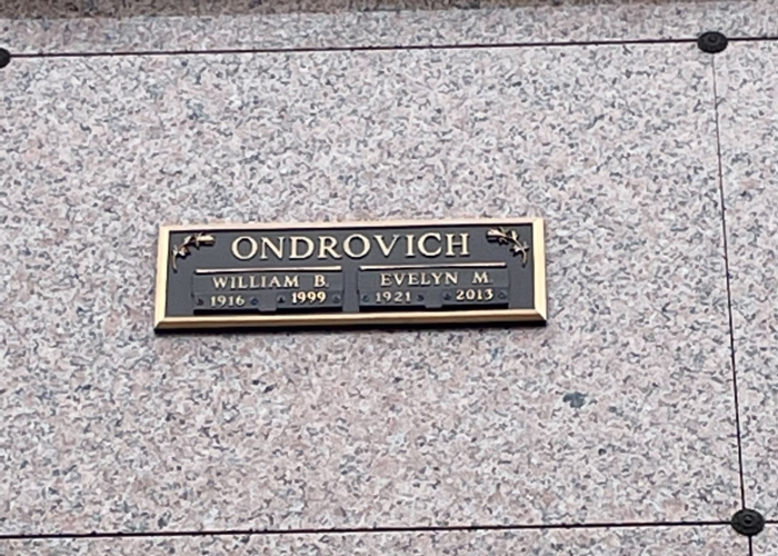 Evelyn Glumac Ondorich gravestone, Class of 1939