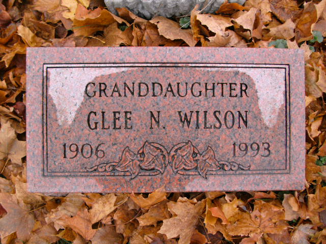 Glee WIlson gravestone, Class of 1925