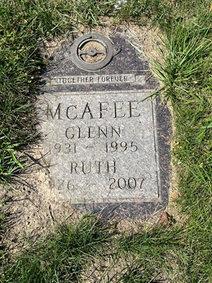 Glenn McAfee gravestone, Class of 1949