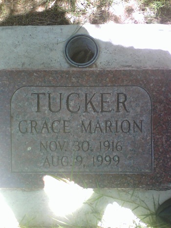 Grace Veat Tucker gravestone, Class of 1935