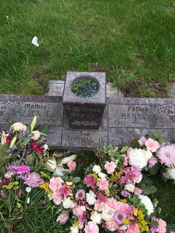 Henry Wieczorek gravestone, Class of 1934