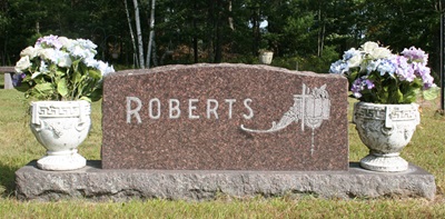 Horace Roberts gravestone, Class of 1930