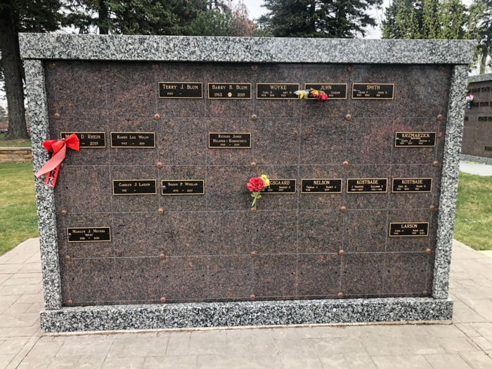 Trent Kostbade gravestone, Class of 1943