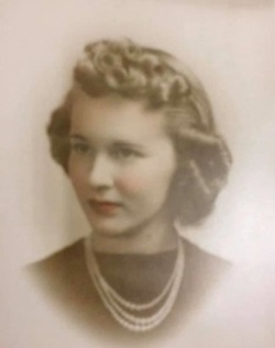 Jacquelyn (Jackie) Stech Balitz obit pic, Class of 1943