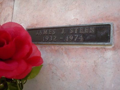 Jamaes (Jim) Steen gravestone plaque, Class of 1950