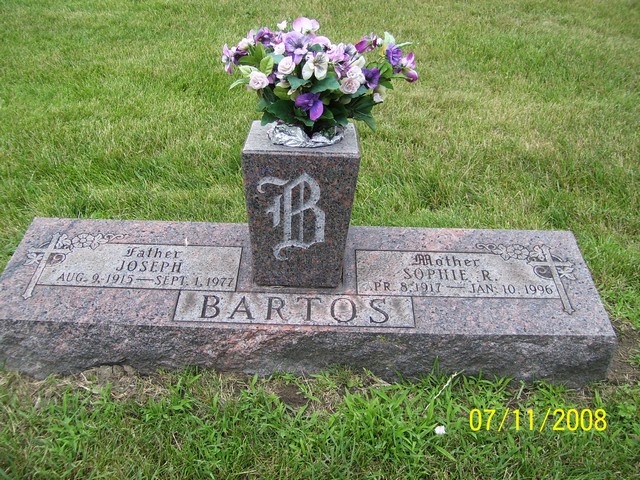 Joseph (Joe) Bartos gravestone, Class of 1932