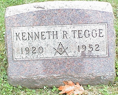 Kenneth Tegge gravestone, Class of 1939