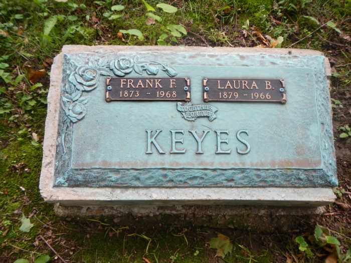 Laura Nitchman Keyes gravestone, Class of 1897