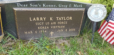 Larry Taylor gravestone, Class of 1952