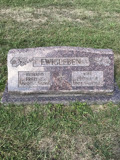 Leona Raschka Ewigleben, Class of 1922