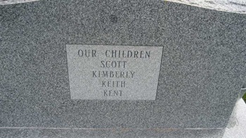 Linda Zimmerman Delagrange gravestone, Class of 1955