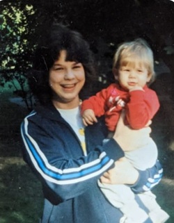 Lisa Gavelek Mayer obit pic, Class of 1980