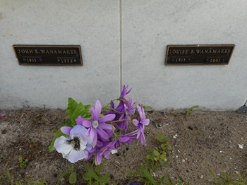 Louise Bach Wanamaker gravestone, Class of 1931