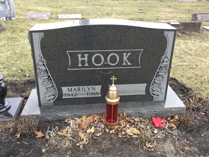 Marilyn Loiacano Hook gravestone, Class of 1960